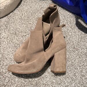 Steve Madden Tan Heeled Boots WOMENS SIZE 8